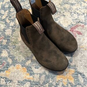 Blundstone Brown High top Chelsea Boots